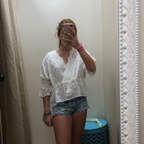 Eyelet boutique bought trendy top - Picture 1 of 3